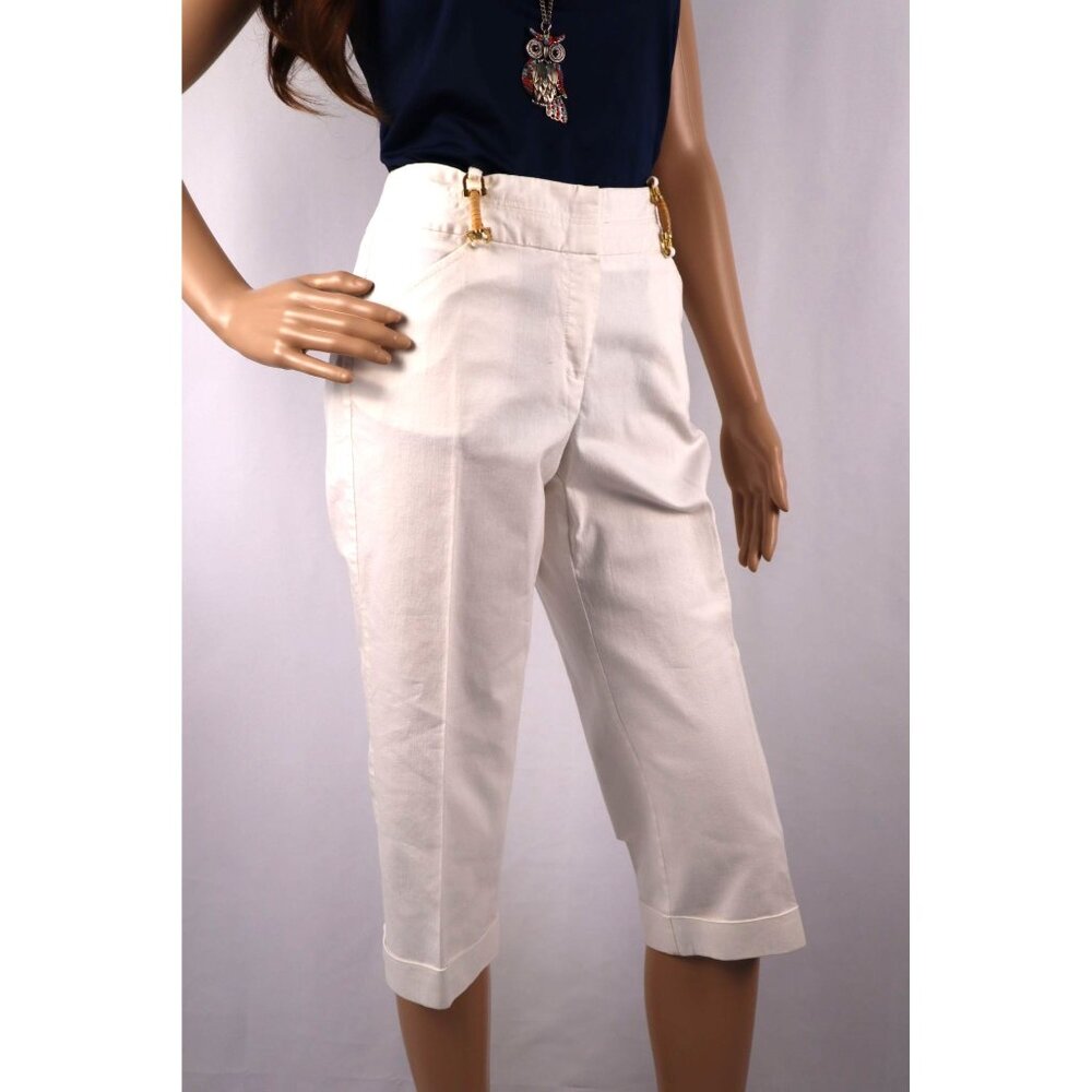 Larry Levine Size 8P Petite White Capris with Gold Buckle Details